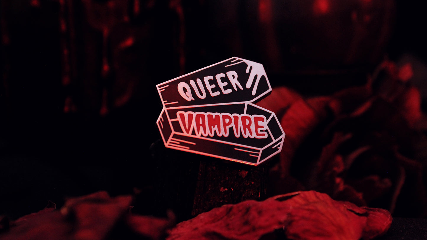 Épingle de vampire queer