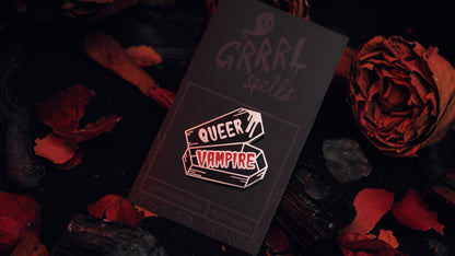 Épingle de vampire queer