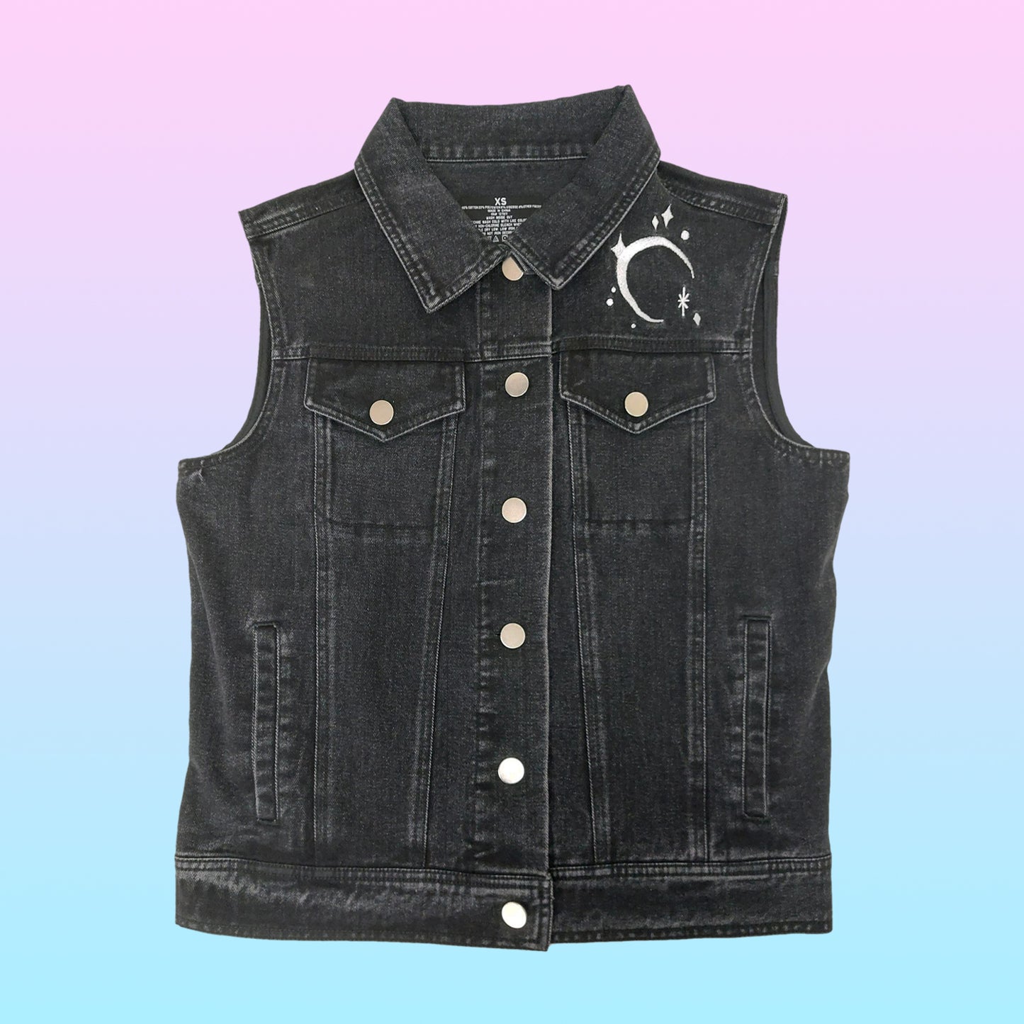 Queerness est un gilet en denim céleste